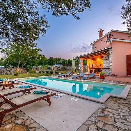 Nyaraló Traditionelles Istrisches Haus Mit Privatem Pool Und Grossem Garten
