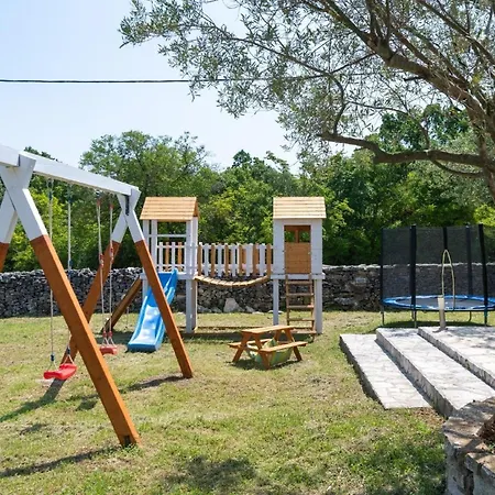 Traditionelles Istrisches Haus Mit Privatem Pool Und Grossem Garten Nyaraló Rakalj