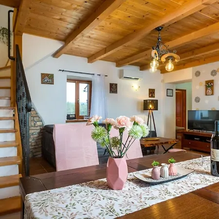 Nyaraló Traditionelles Istrisches Haus Mit Privatem Pool Und Grossem Garten Rakalj