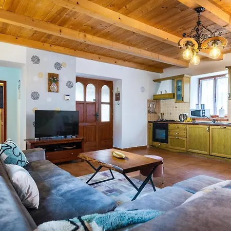 Traditionelles Istrisches Haus Mit Privatem Pool Und Grossem Garten Nyaraló *
