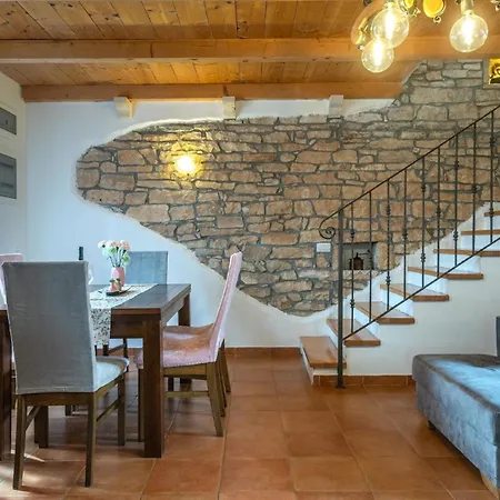 Nyaraló Traditionelles Istrisches Haus Mit Privatem Pool Und Grossem Garten Rakalj