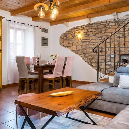 Nyaraló Traditionelles Istrisches Haus Mit Privatem Pool Und Grossem Garten Rakalj