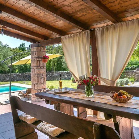 Traditionelles Istrisches Haus Mit Privatem Pool Und Grossem Garten *